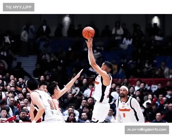 武切维奇首秀影响比赛，马祖拉赞其防守端荣誉感与进攻枢纽作用